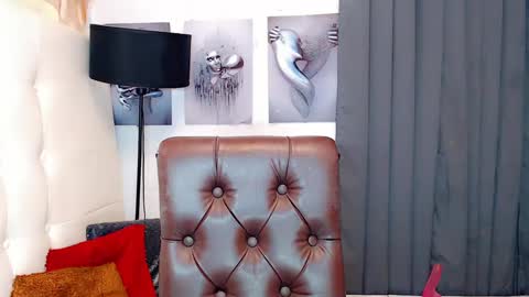 Snapshot of sexxxy_caroline chatting on 01/19/25, 08:39 sexxxy_caroline online show from 01/19/25, 08:39