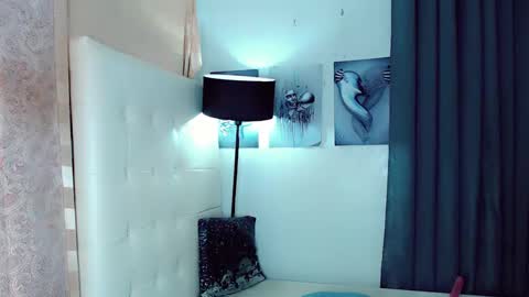 Snapshot of sexxxy_caroline chatting on 02/01/25, 11:10 sexxxy_caroline online show from 02/01/25, 11:10