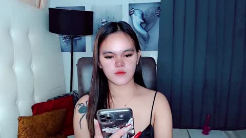 Snapshot of sexxxy_caroline chatting on 02/12/25, 12:33 sexxxy_caroline online show from 02/12/25, 12:33