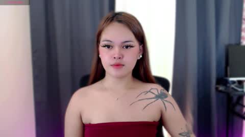 Snapshot of sexxxy_caroline chatting on 01/15/26, 03:33 sexxxy_caroline online show from 01/15/26, 03:33