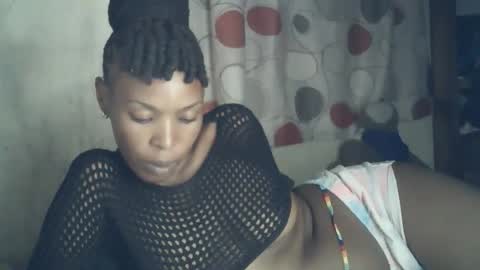 sexxy_curvy23 online show from 02/01/26, 06:50