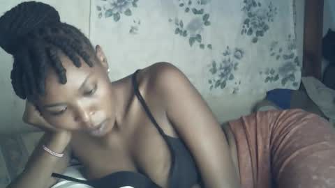 sexxy_curvy23 online show from 02/22/26, 12:36