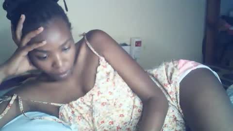 sexxy_curvy23 online show from 05/18/26, 03:57