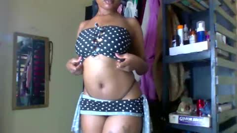 Snapshot of sexxy_daisyy chatting on 03/15/26, 05:35 sexxy_daisyy online show from 03/15/26, 05:35