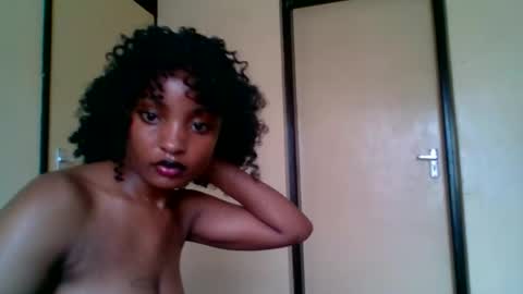 Snapshot of sexxy_daisyy chatting on 03/24/26, 06:07 sexxy_daisyy online show from 03/24/26, 06:07