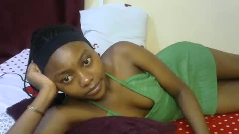 Snapshot of sexxy_divaa chatting on 04/24/26, 05:26 vicky online show from 04/24/26, 05:26
