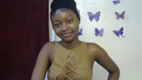 Snapshot of sexxy_divaa chatting on 04/29/26, 04:22 vicky online show from 04/29/26, 04:22