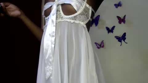 Snapshot of sexxy_divaa chatting on 05/23/26, 06:29 vicky online show from 05/23/26, 06:29