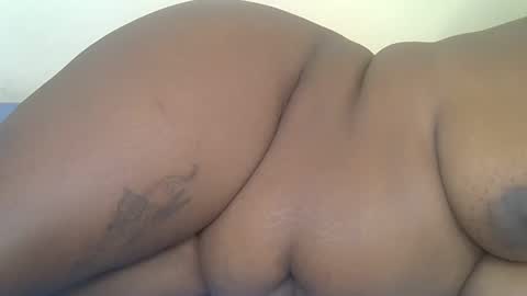 Snapshot of sexxydripy chatting on 02/23/26, 02:47 sly online show from 02/23/26, 02:47