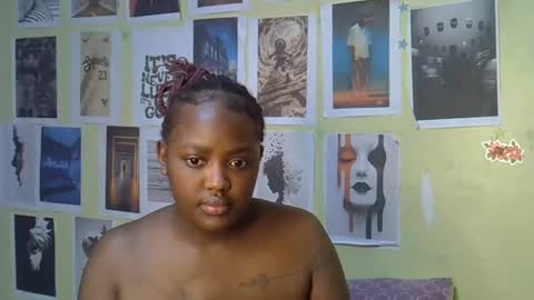 Snapshot of sexxykaree chatting on 04/19/26, 12:04 sexxykaree online show from 04/19/26, 12:04