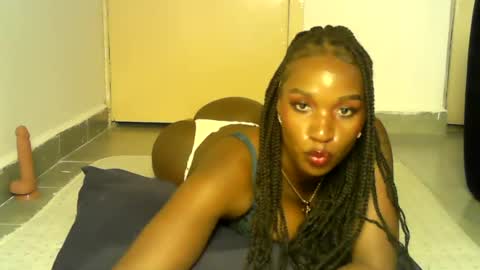 Snapshot of sexy_africana05 chatting on 07/05/26, 02:46 sexy_africana05 online show from 07/05/26, 02:46