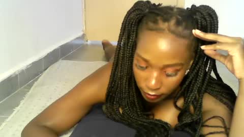 Snapshot of sexy_africana05 chatting on 07/14/26, 12:44 sexy_africana05 online show from 07/14/26, 12:44