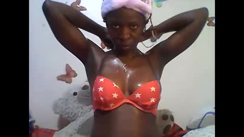 Snapshot of sexy_annbel chatting on 10/24/25, 10:44 Ann online show from 10/24/25, 10:44