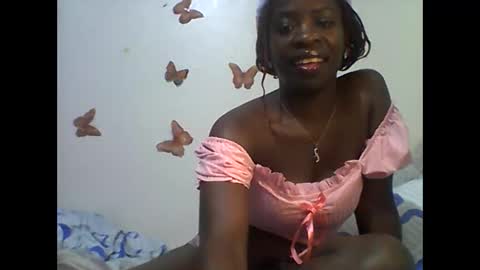 Snapshot of sexy_annbel chatting on 10/25/25, 12:18 Ann online show from 10/25/25, 12:18