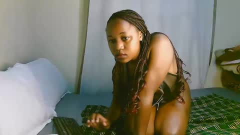 Ariana online show from 10/27/25, 01:26