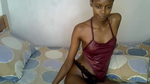 sexy_charliee online show from 02/02/26, 04:11