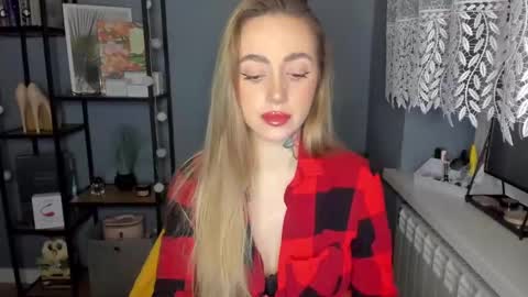 Snapshot of sexy_coralie chatting on 12/11/24, 07:31 C o r a l i e online show from 12/11/24, 07:31