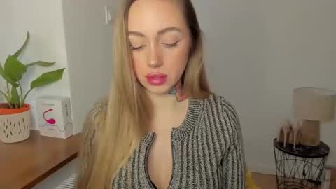 Snapshot of sexy_coralie chatting on 01/23/25, 02:50 C o r a l i e online show from 01/23/25, 02:50