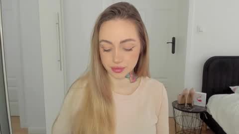 Snapshot of sexy_coralie chatting on 01/29/25, 08:08 C o r a l i e online show from 01/29/25, 08:08