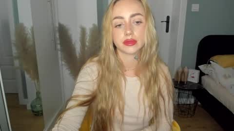 C o r a l i e online show from 05/31/26, 06:09