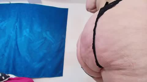 karla           instagram  online show from 04/12/26, 05:51