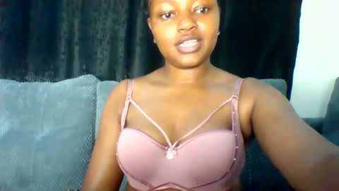 Snapshot of sexy_divaaa chatting on 05/26/26, 08:54 sexy_divaaa online show from 05/26/26, 08:54
