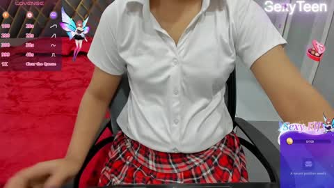 Snapshot of sexy_doll_1_ chatting on 02/02/25, 11:40 Sexydoll online show from 02/02/25, 11:40