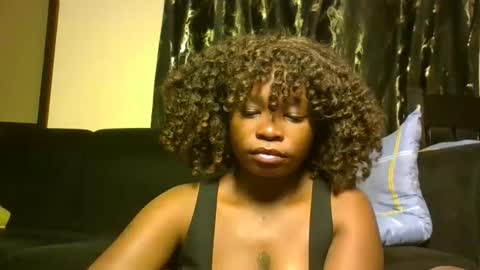 Snapshot of sexy_ebony_princess chatting on 02/11/26, 11:10 Trina online show from 02/11/26, 11:10