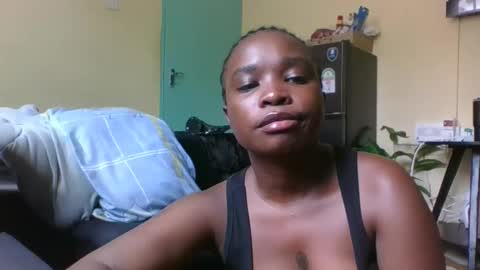 Snapshot of sexy_ebony_princess chatting on 02/19/26, 11:39 Trina online show from 02/19/26, 11:39