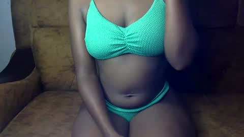 Snapshot of sexy_ellahh chatting on 07/13/26, 12:13 Ellahh online show from 07/13/26, 12:13