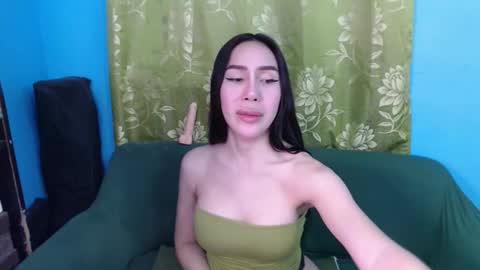 sexy_emily92 online show from 11/20/25, 08:58
