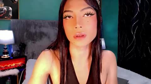 lovelyfebe  online show from 04/17/26, 07:00