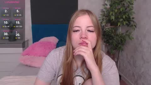 Jennifer online show from 12/02/25, 04:18