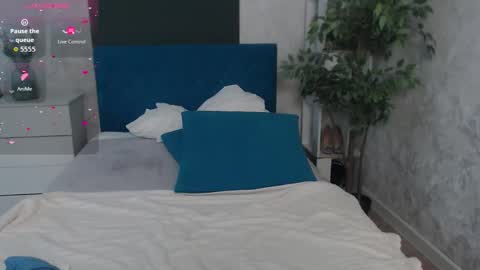 Jennifer online show from 03/25/26, 09:59