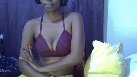 Snapshot of sexy_leila3 chatting on 06/01/26, 07:37 kayla online show from 06/01/26, 07:37