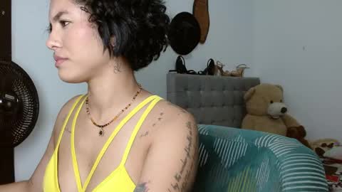 Snapshot of sexy_lia_latina chatting on 04/25/26, 02:58 Celeste online show from 04/25/26, 02:58