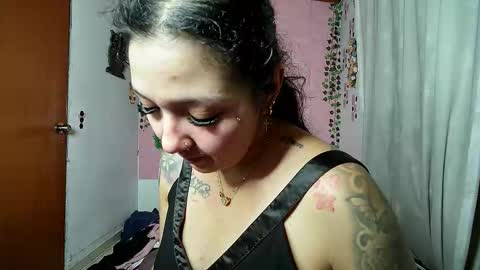 sexy lolas online show from 12/01/25, 01:10