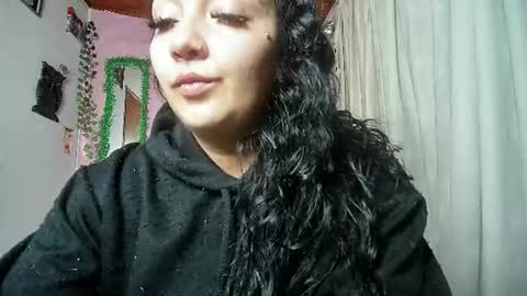 sexy lolas online show from 07/07/26, 06:47