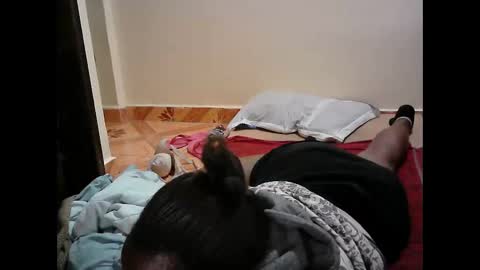 Snapshot of sexy_lunah chatting on 05/04/26, 01:45 sexy_lunah online show from 05/04/26, 01:45