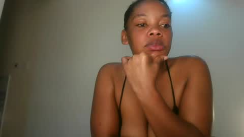 Snapshot of sexy_lyna chatting on 07/10/26, 11:24 sexy_lyna online show from 07/10/26, 11:24