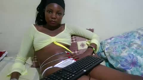 Snapshot of sexy_mariannah chatting on 03/03/26, 05:41 sexy_mariannah online show from 03/03/26, 05:41