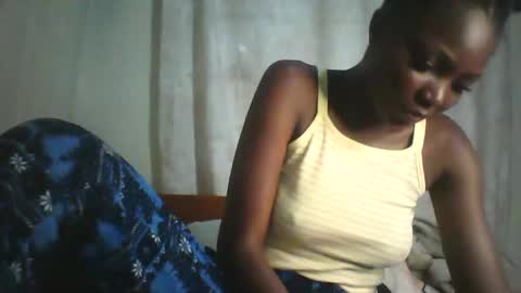 Snapshot of sexy_mariannah chatting on 05/31/26, 08:10 sexy_mariannah online show from 05/31/26, 08:10