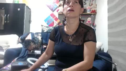 Snapshot of sexy_mary_69 chatting on 10/14/25, 02:12 Mary online show from 10/14/25, 02:12