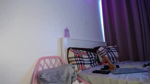 sexy_mia6 online show from 01/07/26, 06:27