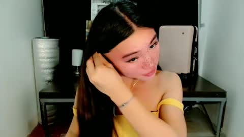 Snapshot of sexy_mikaxoxo chatting on 03/10/25, 04:25 mika online show from 03/10/25, 04:25