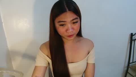 mika online show from 02/10/26, 07:18