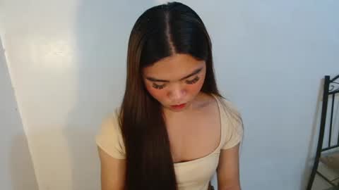 mika online show from 02/11/26, 07:24