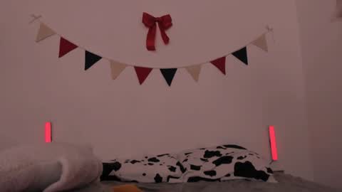 Ellie Mia online show from 01/29/25, 07:53