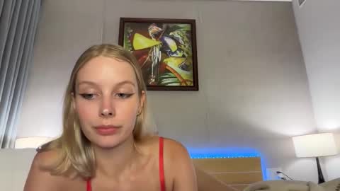 Snapshot of sexy_misses19 chatting on 02/16/26, 04:14 Ellie Mia online show from 02/16/26, 04:14