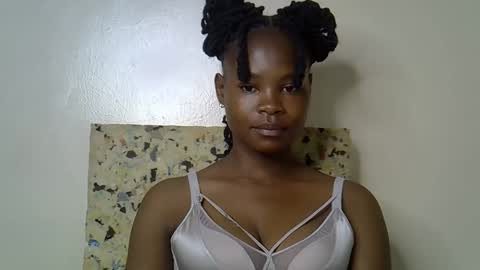 Molyne online show from 03/08/26, 10:46